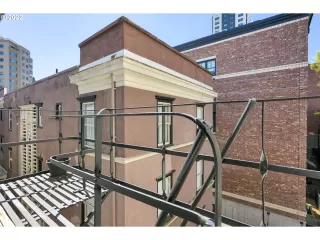 Photo #6: 22246322 Listing