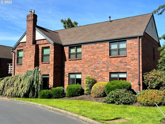 MLS: 22246672 Condo For Sale