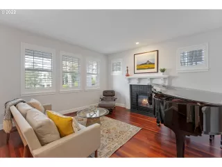 Photo #4: 22248358 Listing