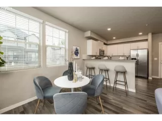 Photo #4: 22248979 Listing