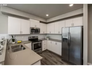 Photo #5: 22248979 Listing