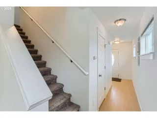 Photo #4: 222496530 Listing