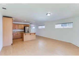 Photo #6: 222496530 Listing