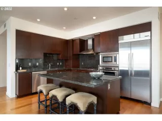 Photo #6: 22250672 Listing