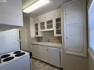 Photo #4: 22251182 Listing