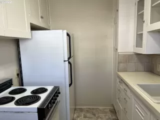 Photo #5: 22251182 Listing