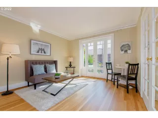 Photo #4: 22252107 Listing