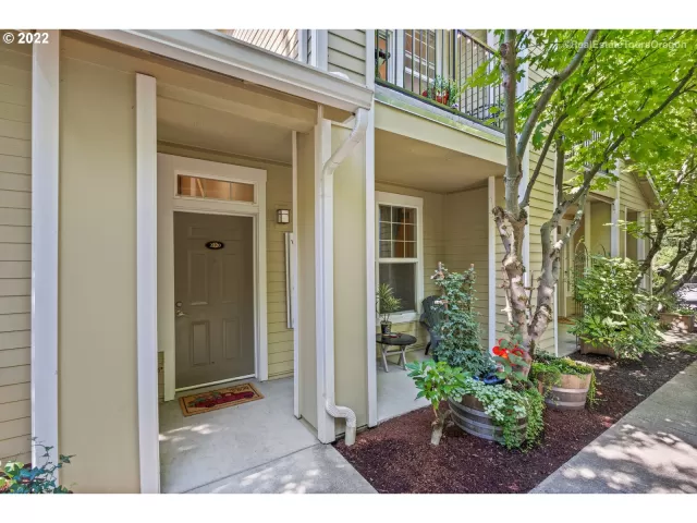 MLS: 22253051 Condo For Sale