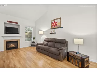 Photo #5: 22253051 Listing