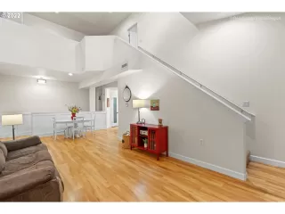 Photo #6: 22253051 Listing