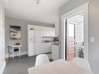 Photo #5: 22253205 Listing