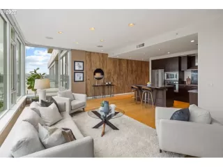 Photo #5: 22253241 Listing