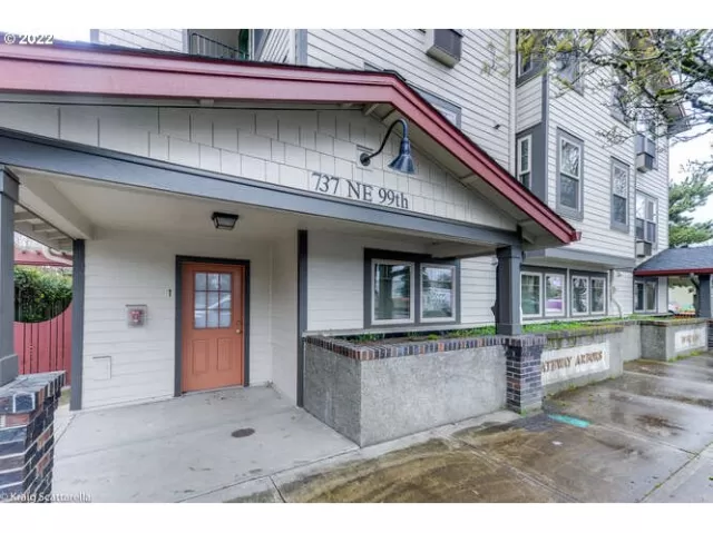 MLS: 22255266 Condo For Sale