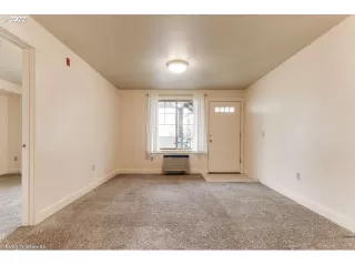 Photo #4: 22255266 Listing