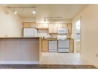 Photo #5: 22255266 Listing