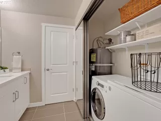 Photo #5: 22255364 Listing