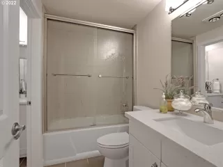 Photo #6: 22255364 Listing