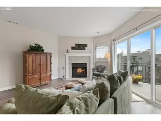 Photo #4: 22255373 Listing