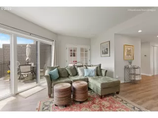 Photo #5: 22255373 Listing