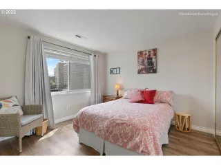 Photo #6: 22255373 Listing