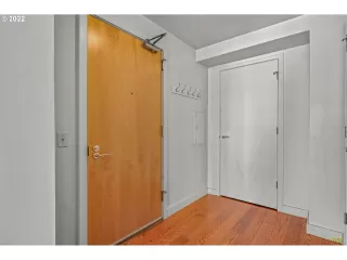 Photo #5: 22255491 Listing