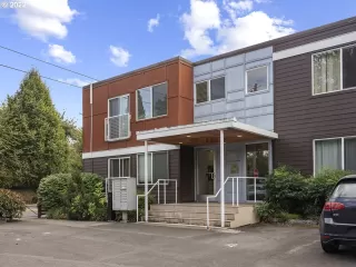 More Details about MLS # 22255932 : 3866 SE TAYLOR ST 205