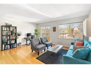 Photo #3: 22255932 Listing