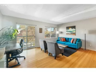 Photo #6: 22255932 Listing