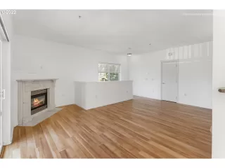 Photo #4: 22256529 Listing 