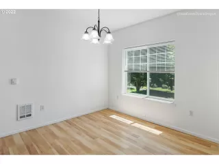 Photo #6: 22256529 Listing 