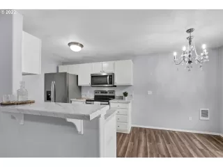 Photo #6: 22256696 Listing 