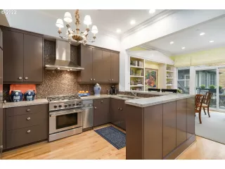 Photo #5: 22257094 Listing