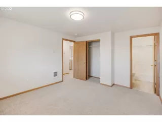 Photo #5: 22257437 Listing 