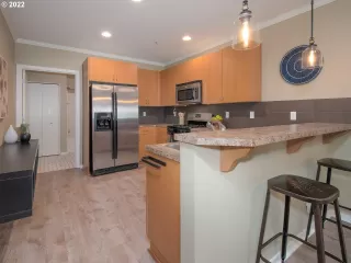 Photo #5: 22258229 Listing