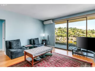 Photo #1: 22259000 Listing