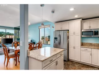 Photo #4: 22259000 Listing