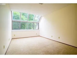 Photo #5: 22260487 Listing