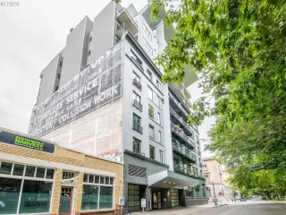 Photo #5: 22260834 Listing