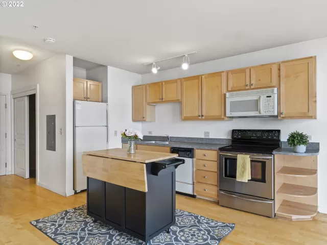 MLS: 22261332 Condo For Sale