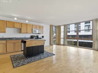 Photo #1: 22261332 Listing