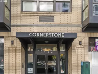 Photo #3: 22261332 Listing