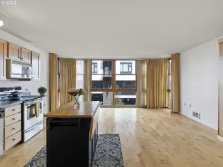 Photo #5: 22261332 Listing