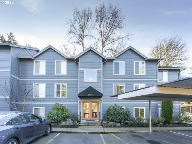 MLS: 22261948 Condo For Sale