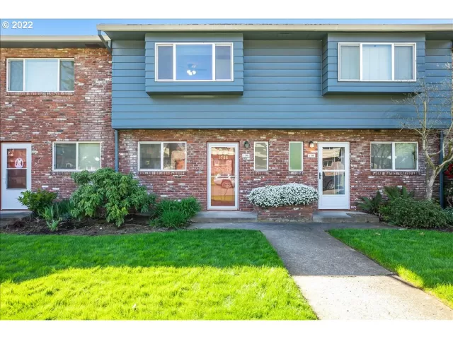 MLS: 22263735 Condo For Sale