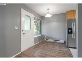 Photo #4: 22265000 Listing 