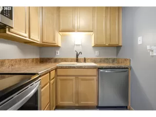 Photo #6: 22265000 Listing 