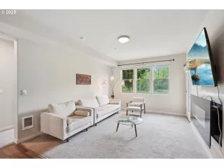 Photo #1: 222650776 Listing 