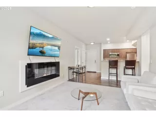 Photo #2: 222650776 Listing 