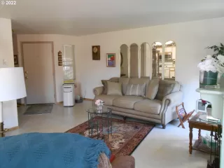 Photo #4: 22265777 Listing