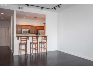 Photo #5: 22265823 Listing